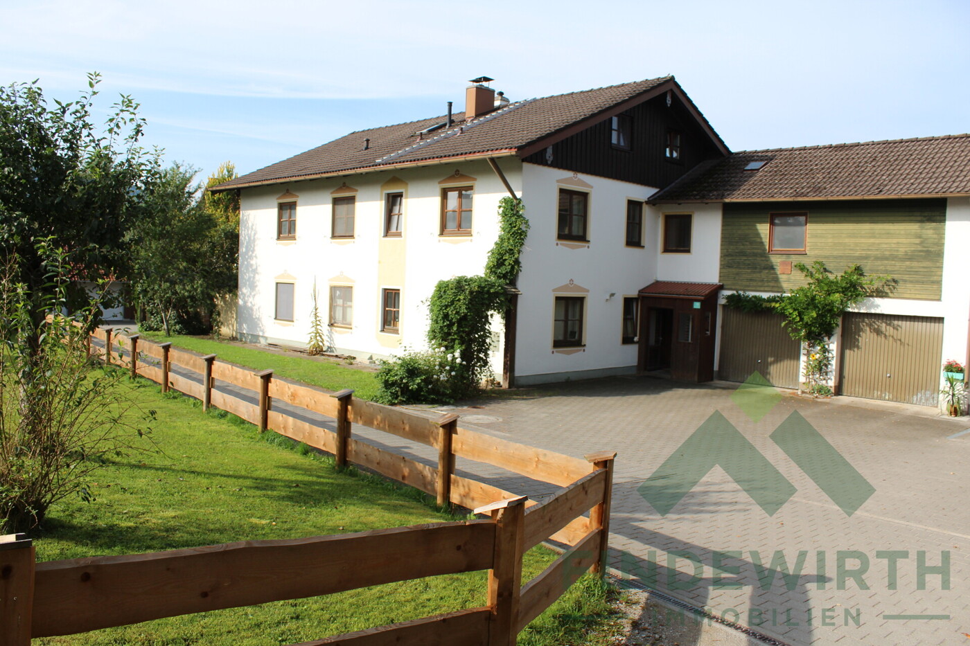 Außenansicht Einfahrt