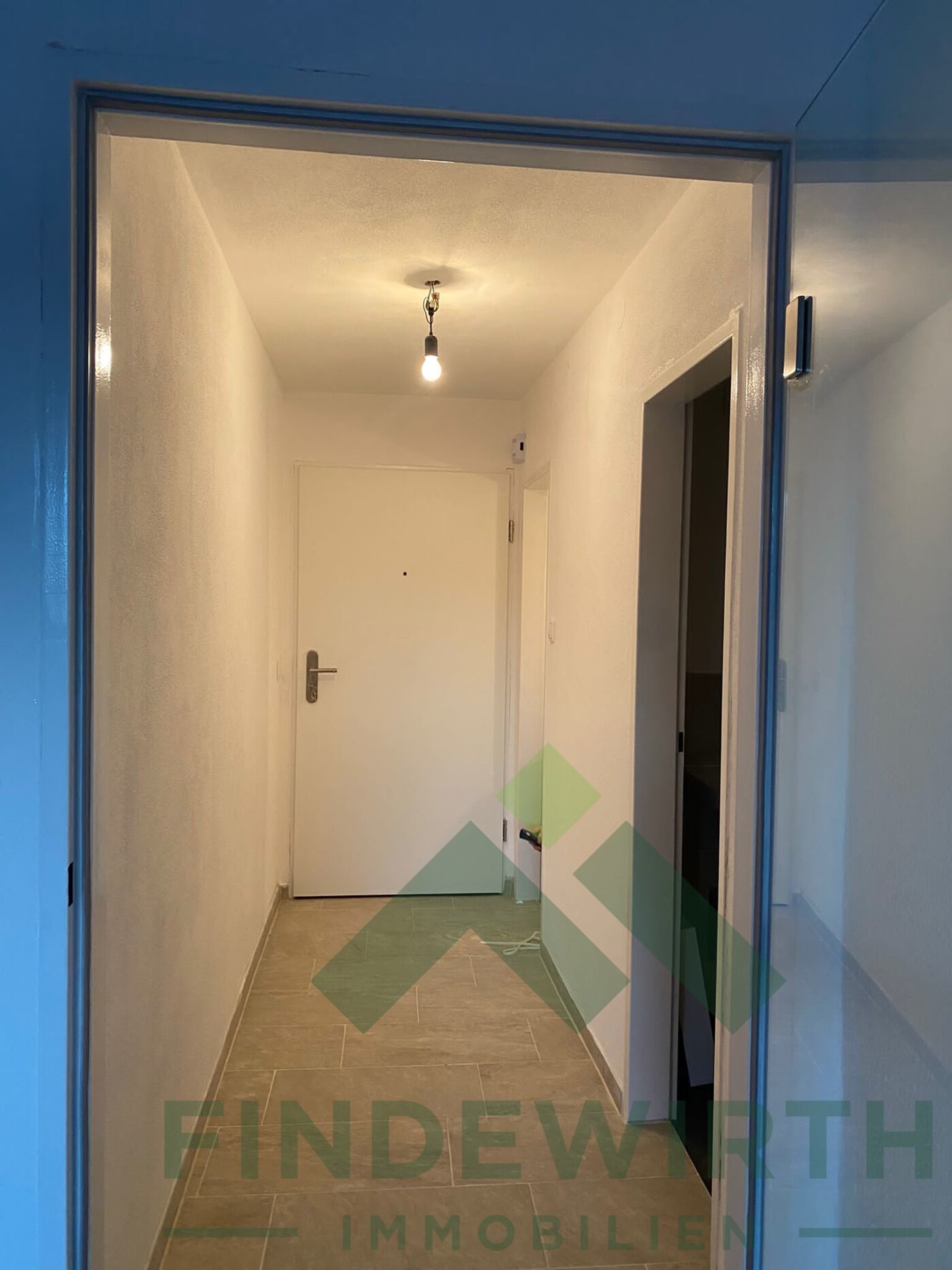 Gangbereich Blick zur Wohnungstür