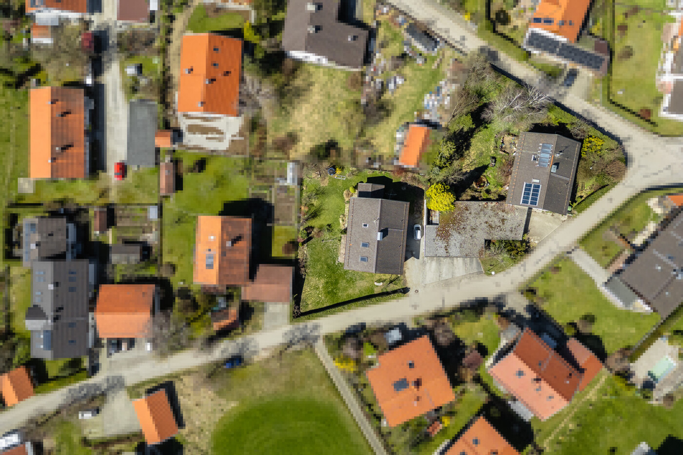 Drohnenaufnahme Haus mit Grundstück