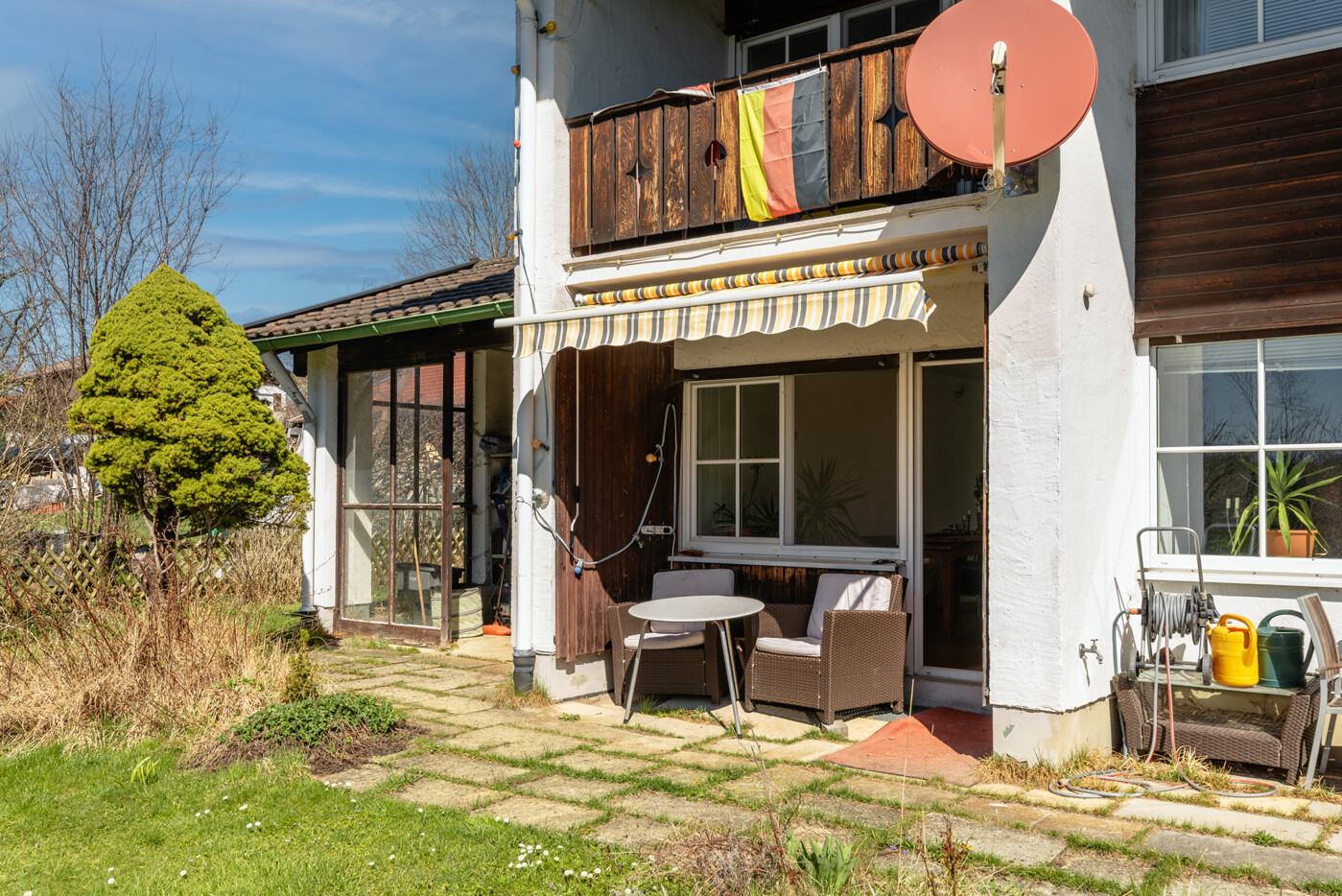 Terrasse mit Loggia