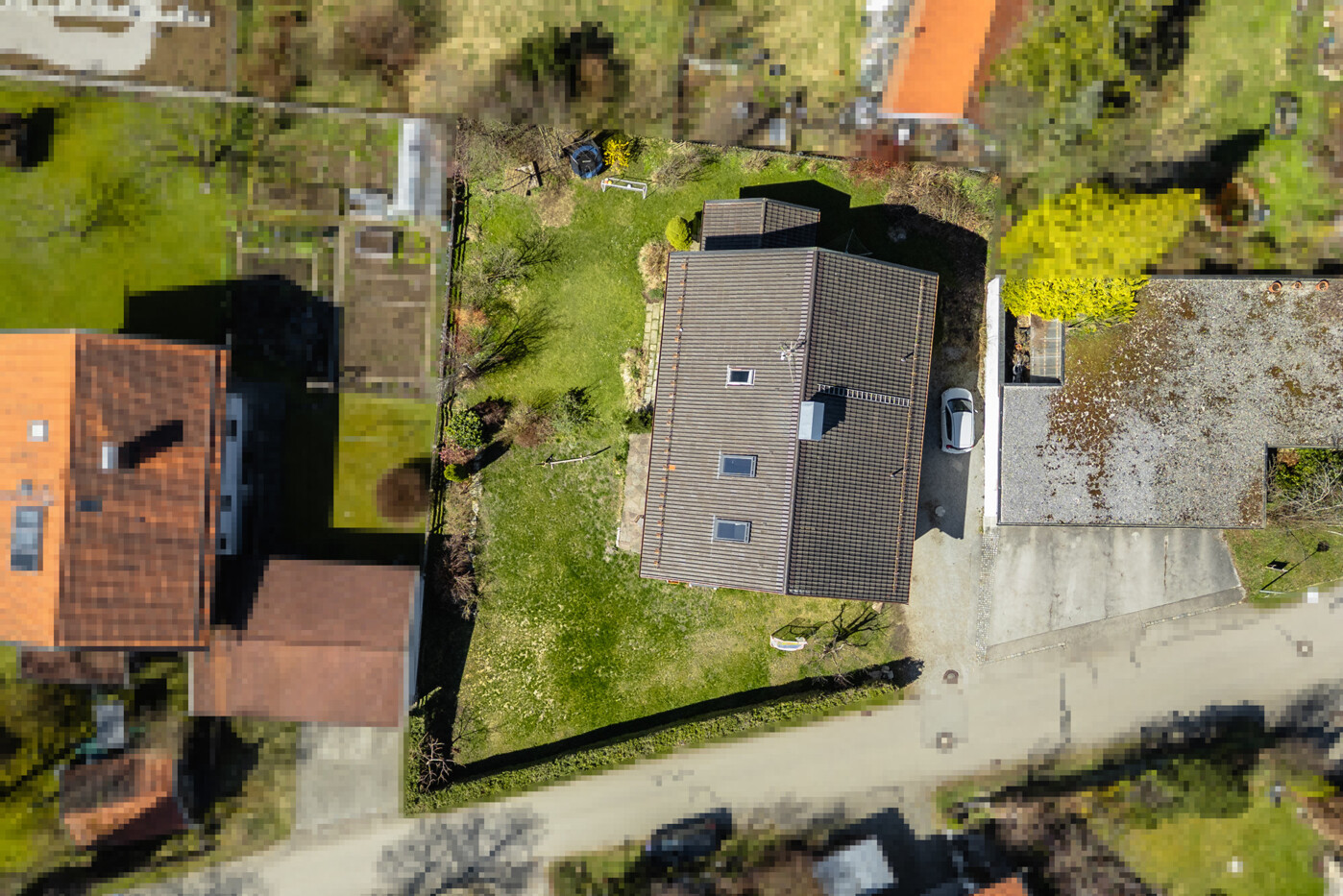 Drohnenaufnahme Haus mit Grundstück