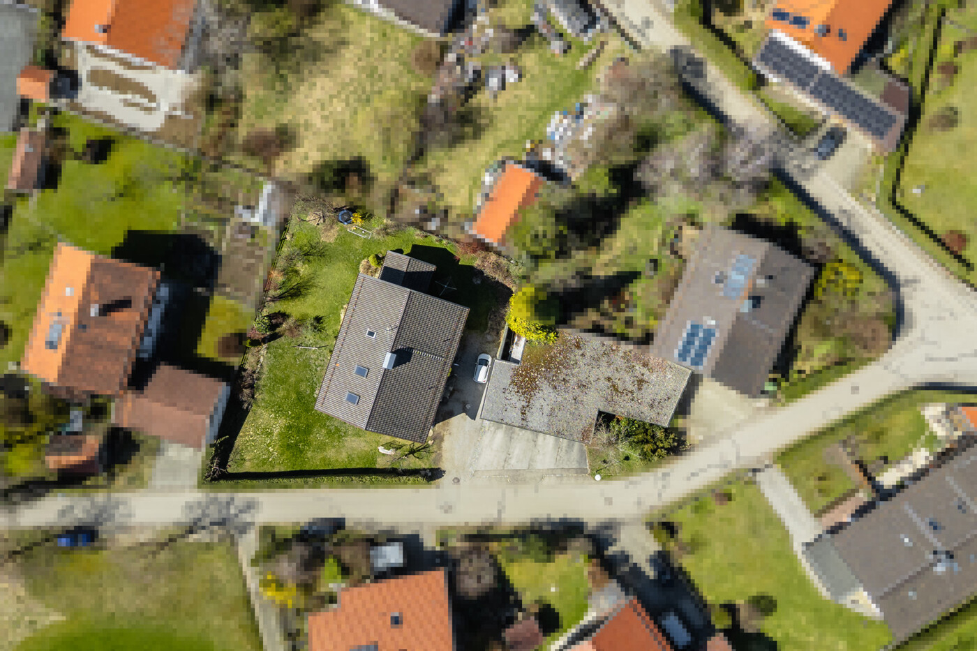 Drohnenaufnahme Haus mit Grundstück