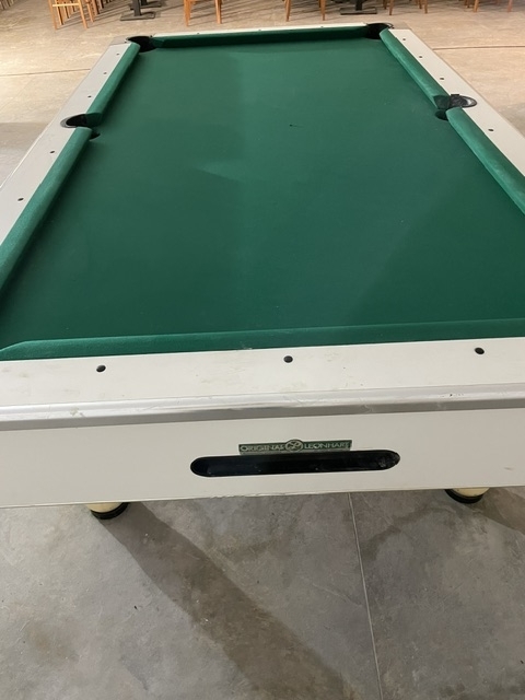 3 Billard-Tische