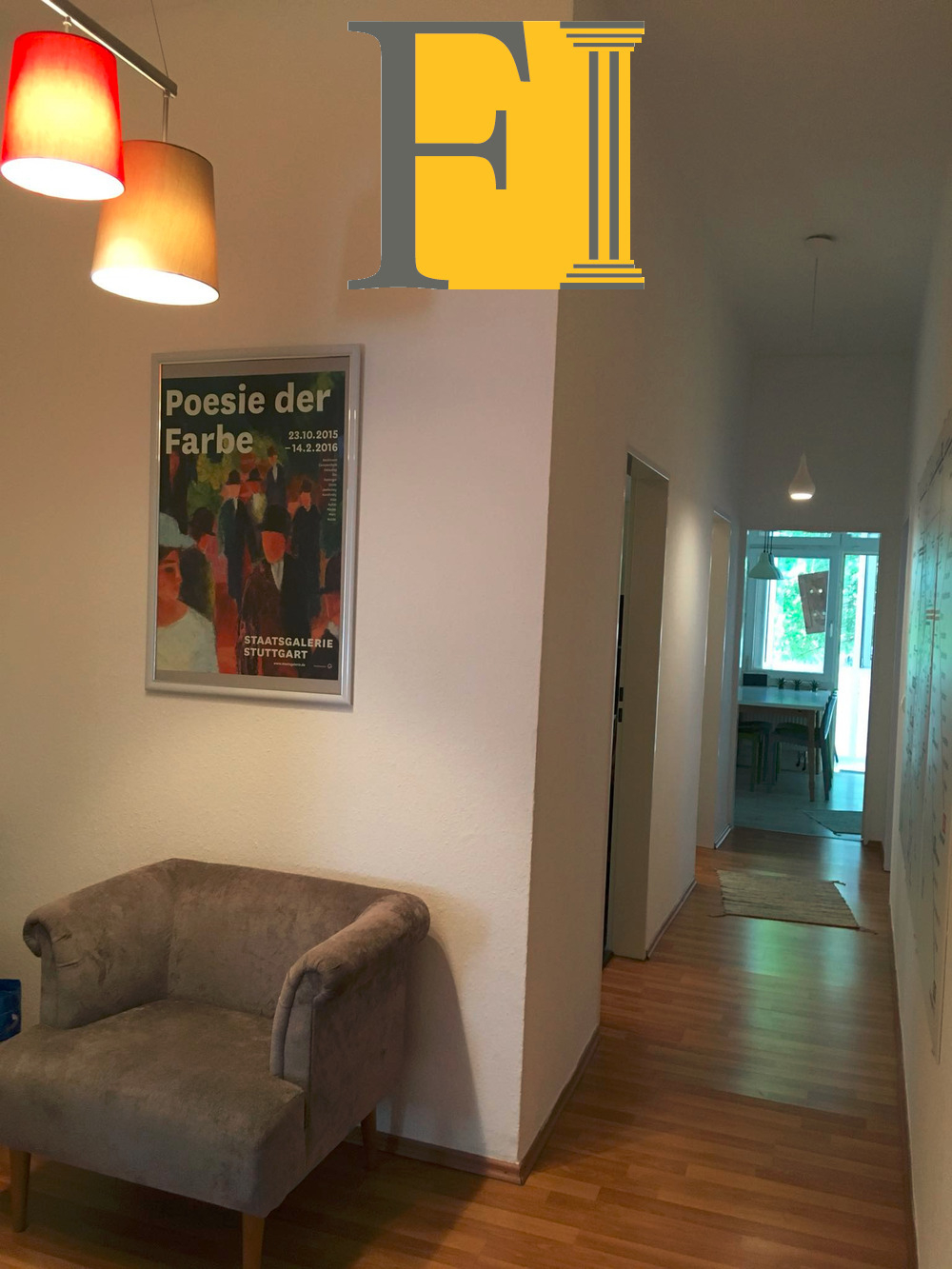 Diele m. Blick in Küche