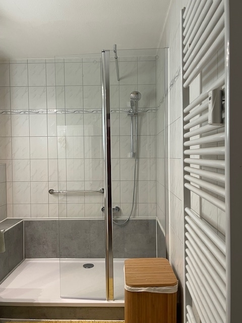 Bad mit gr Dusche