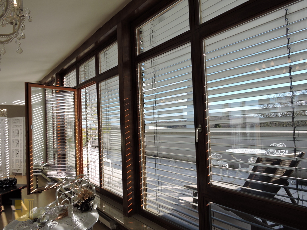 2020-02-05 Fensterfront zu DG MaisEbene