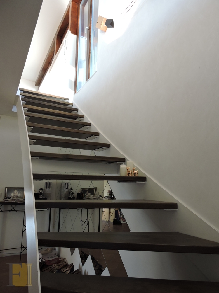 2020-02-05 Treppe in MaisEbene von Eingangsbereich