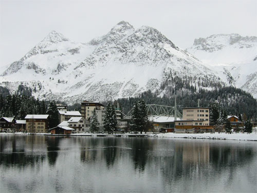 Arosa_mit_Obersee_im_Winter