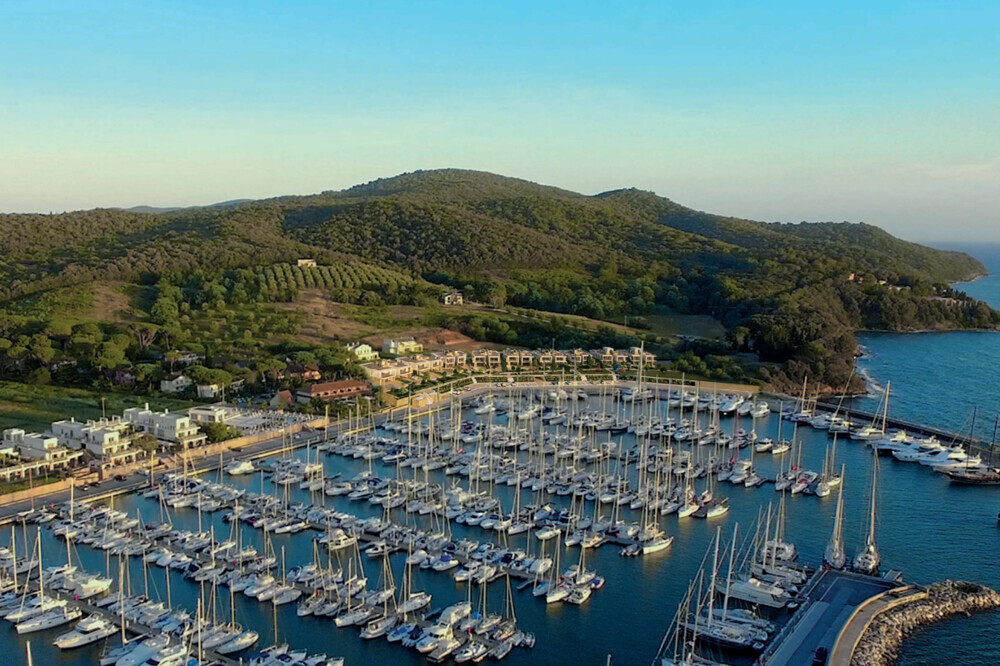 Marina_di_Scarlino_harbour_01