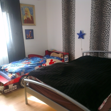 Schlafzimmer Bild 1