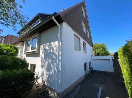 Seitenansicht / Garage