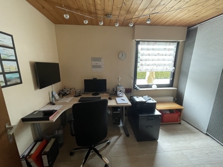 Büro EG