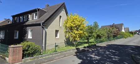 Ansicht Straßenseite Eigenheimweg