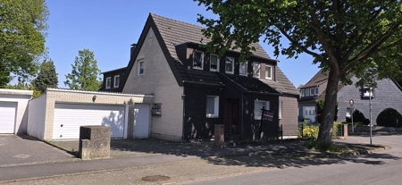 Ansicht Straßenseite Roter Weg 