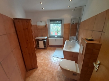 Badezimmer 2. OG links