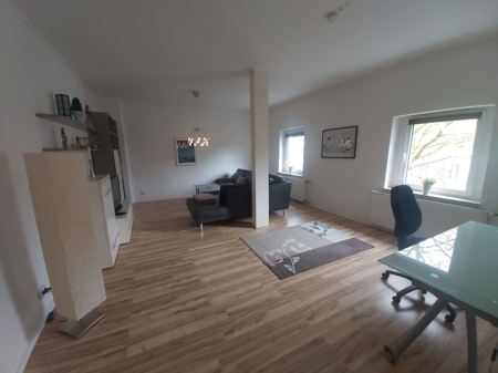 Wohn-/Esszimmer 2. OG links