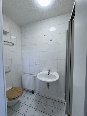 Badezimmer mit Dusche