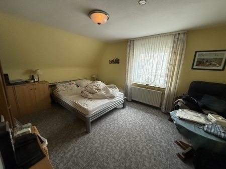 Schlafzimmer Hausnummer 77