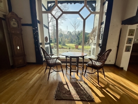 Deele mit Ausblich auf den Garten