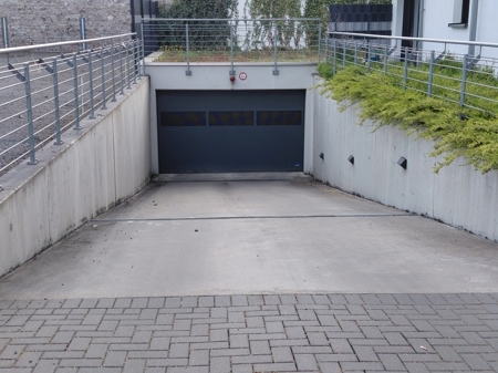 Tiefgarageneinfahrt