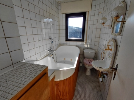 Bad EG 2. Wohnung