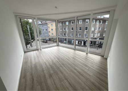 Wohnzimmer + Balkon