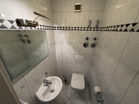 Gäste-WC EG