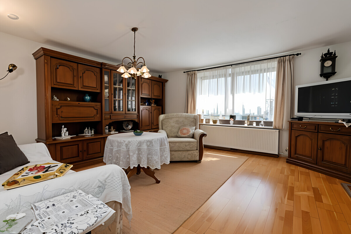 Das großzügige Wohnzimmer