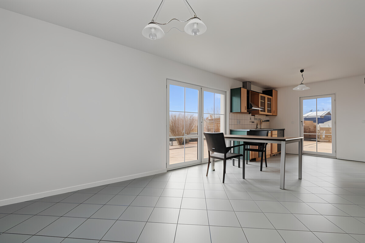 mit mehreren Terrassenzugängen