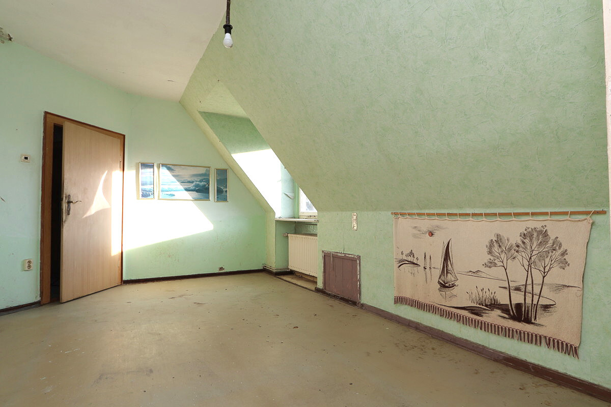 Das helle Kinderzimmer mit Zugang