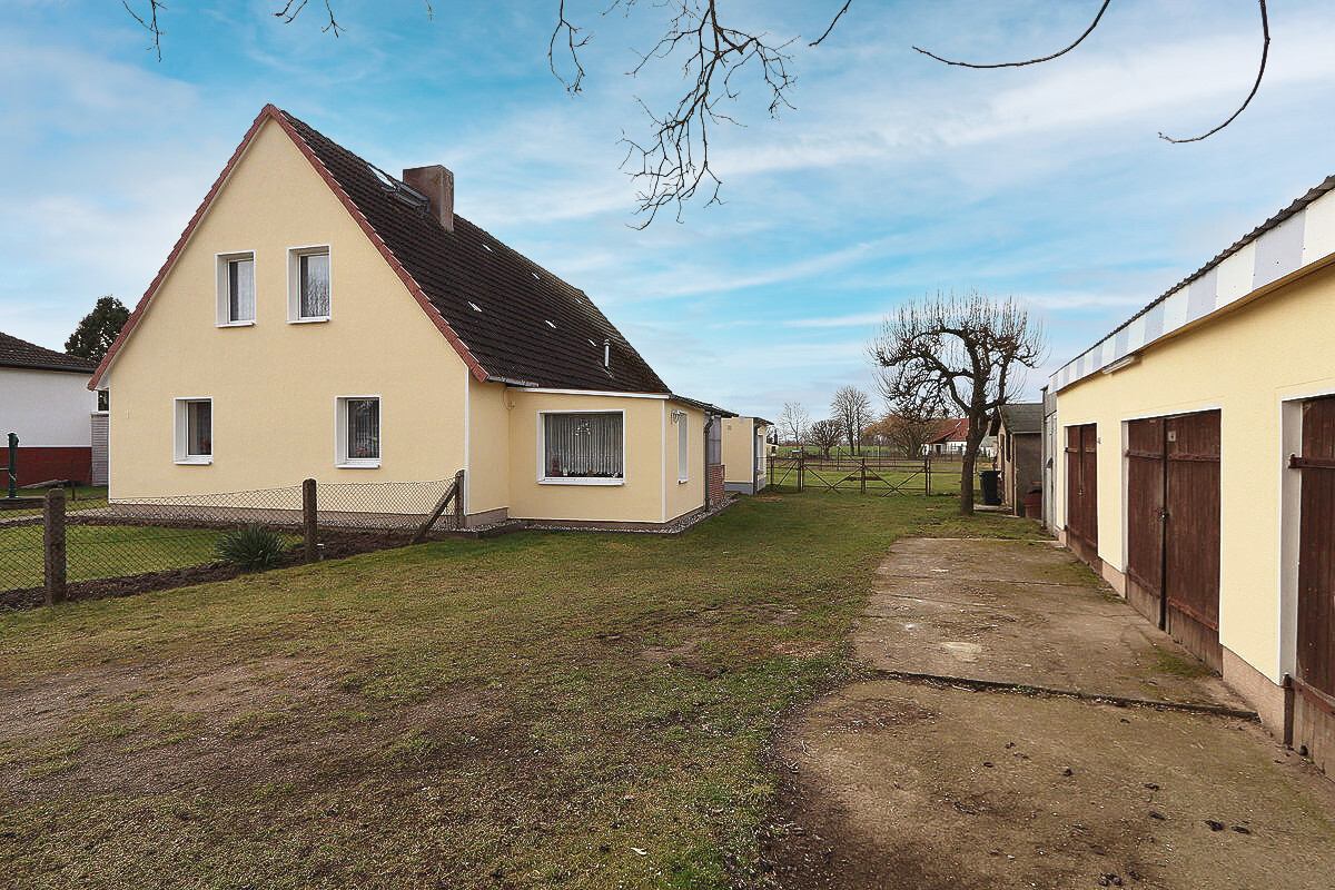 mit drei unverzichtbaren Garagen