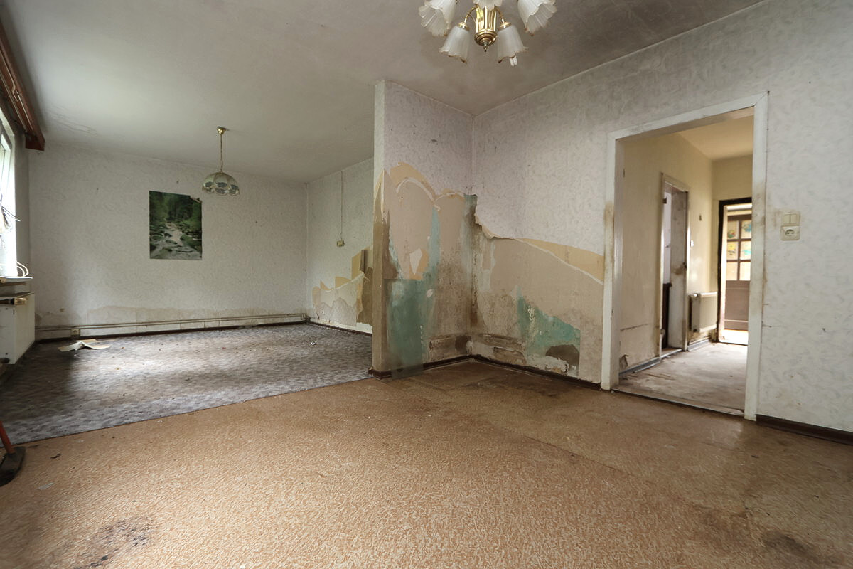 Das geräumige Wohnzimmer