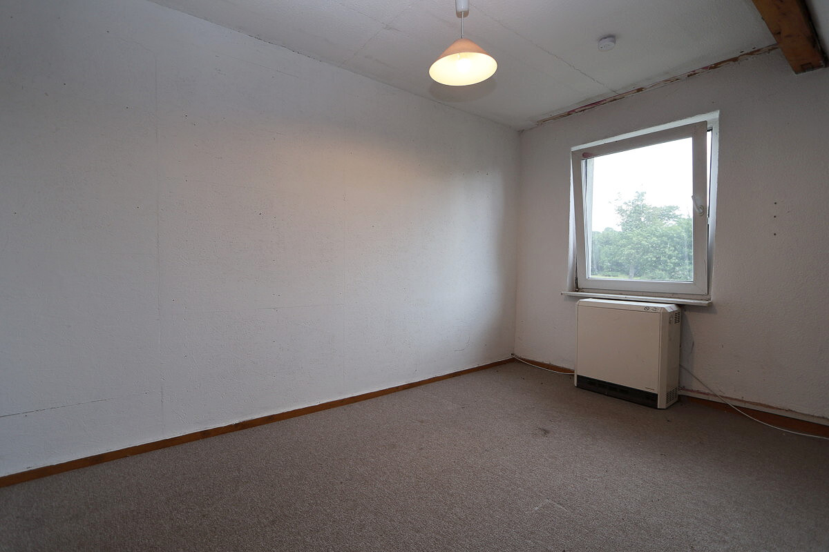 mit Blick auf das Grundstück