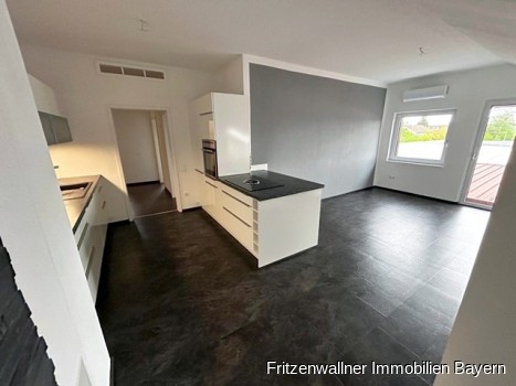 offene Wohnküche mit Essbereich  Bild 2