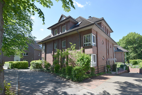 Rote Klinkerfassaden prägen die Architektur