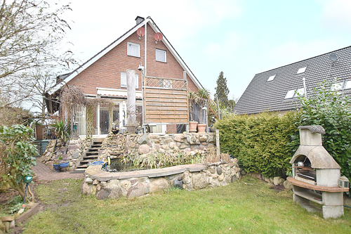 Diese geräumige Doppelhaushälfte hat neben viel Platz allerhand zu bieten!