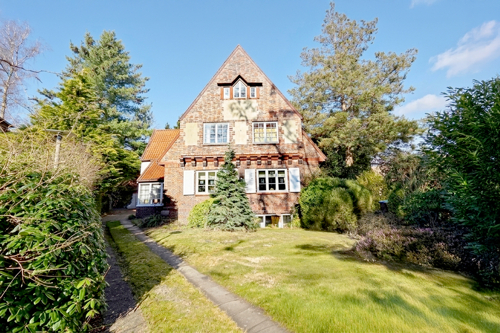 Wecken Sie dieses Anwesen aus dem Dornröschenschlaf