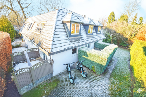 Die Wohnung bietet 2 geschützte Terrassen und Ihren Pkw-Stellplatz nebenan