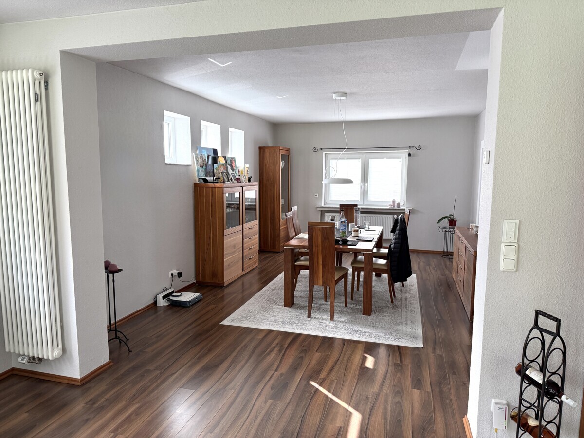 großes Esszimmer 