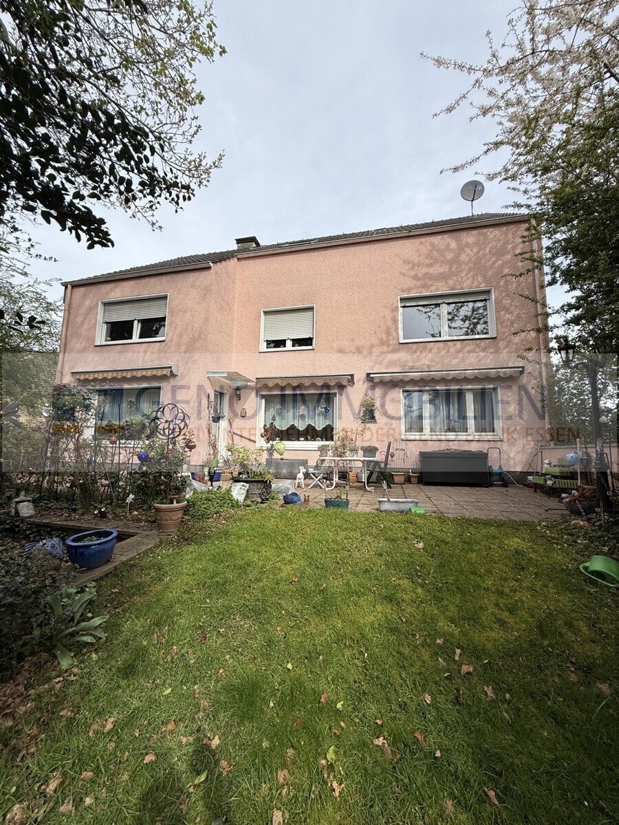 Hausansicht vom Garten 