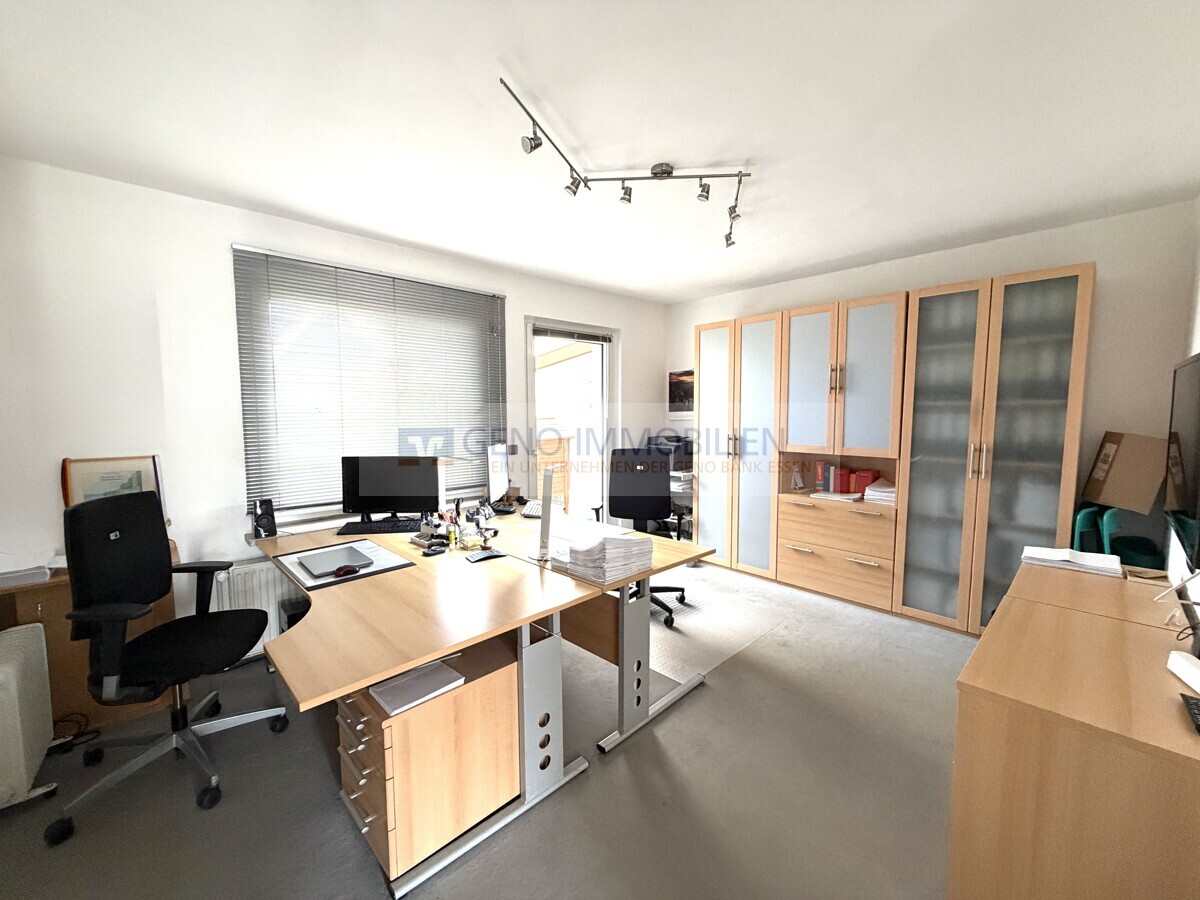Büro hinter der Garage 
