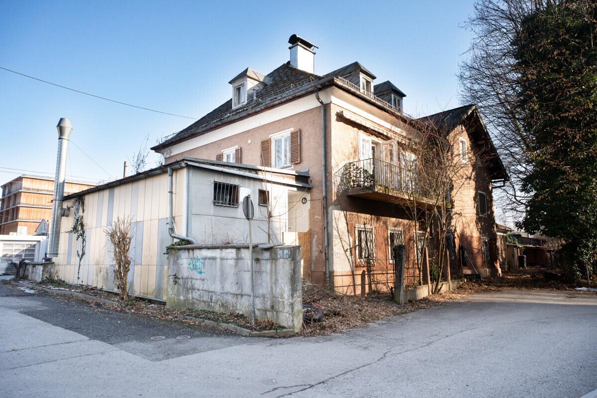 Grundstück mit Altbestand