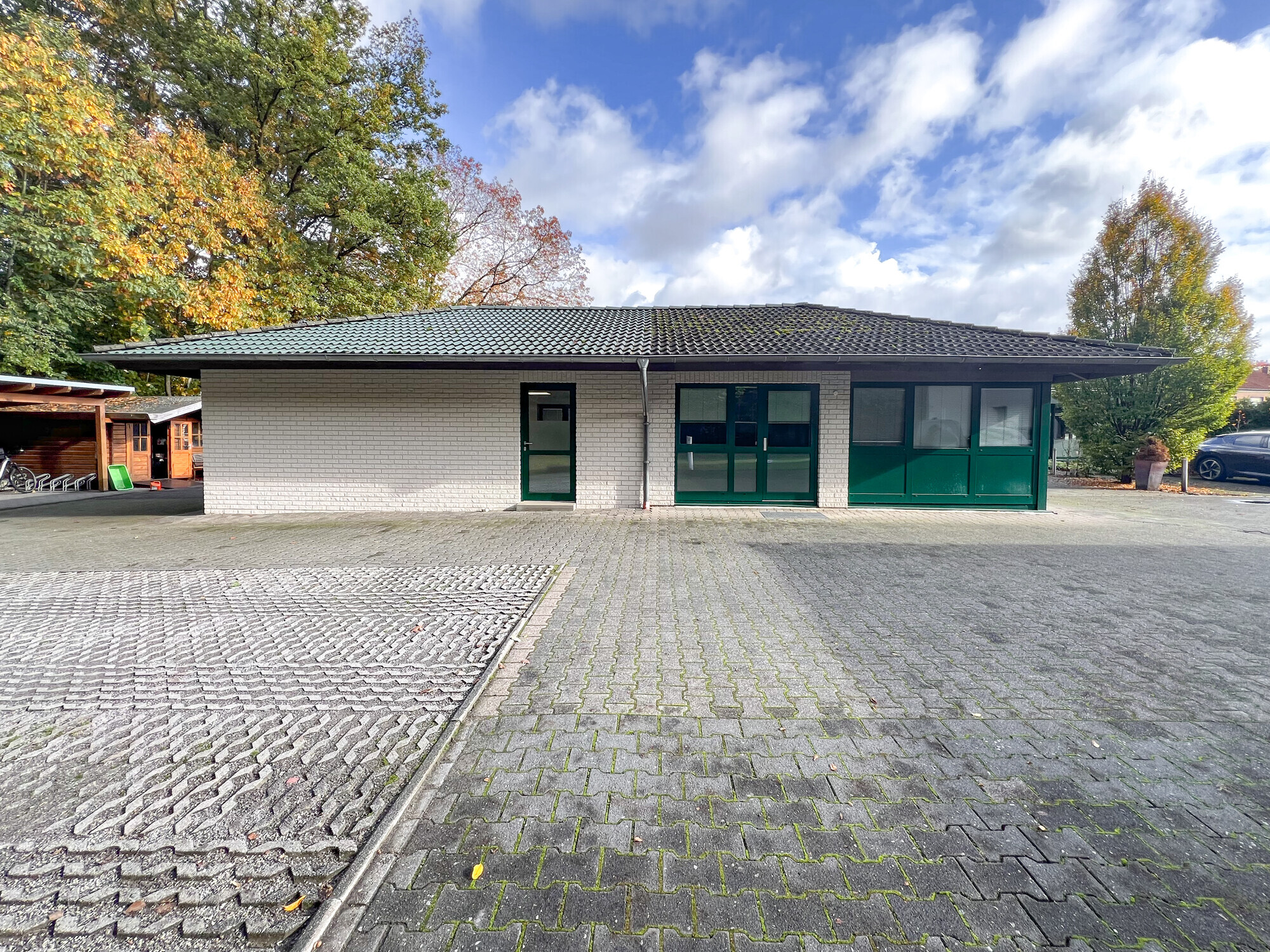 Außenansicht kl. Bürogebäude