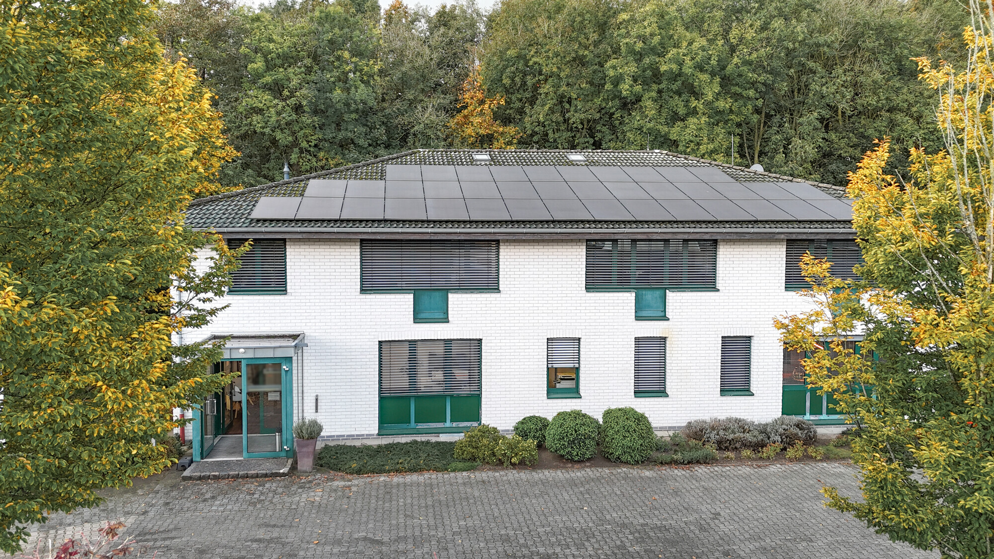 Außenansicht Hauptbürogebäude