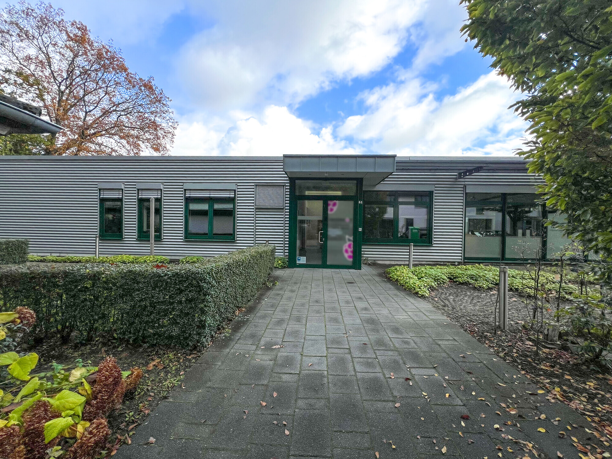 Außenansicht Büro mit Schulungsraum