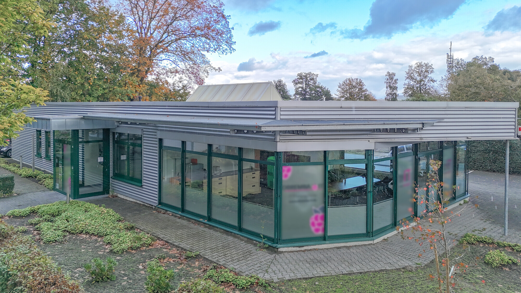 Außenansicht Büro mit Schulungsraum