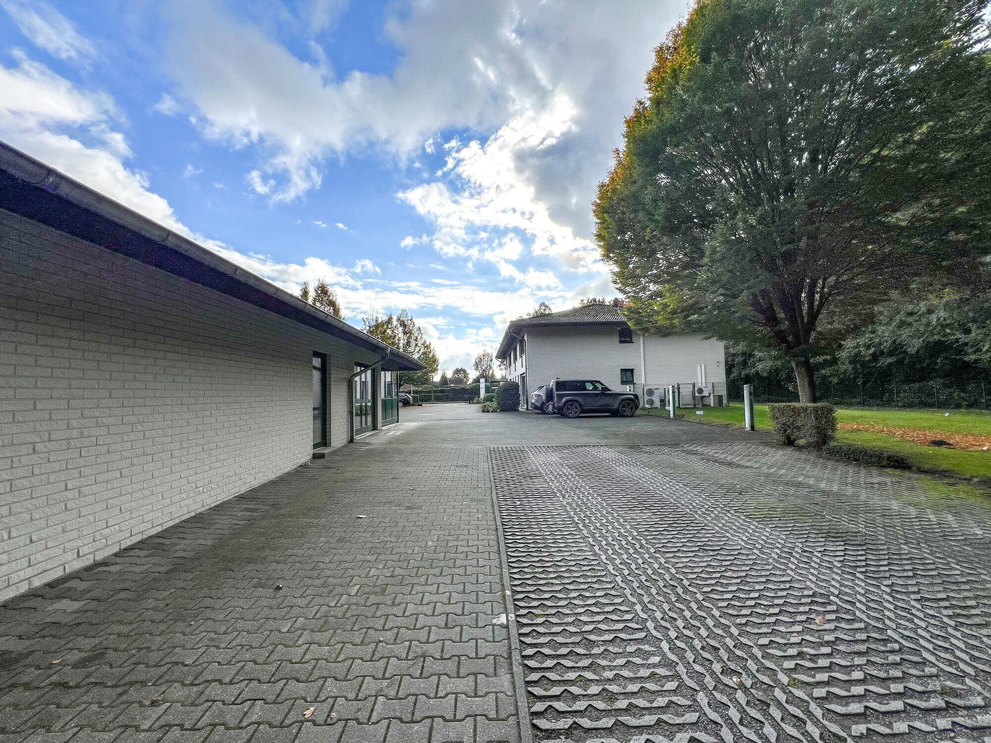 Außenansicht kl. Bürogebäude