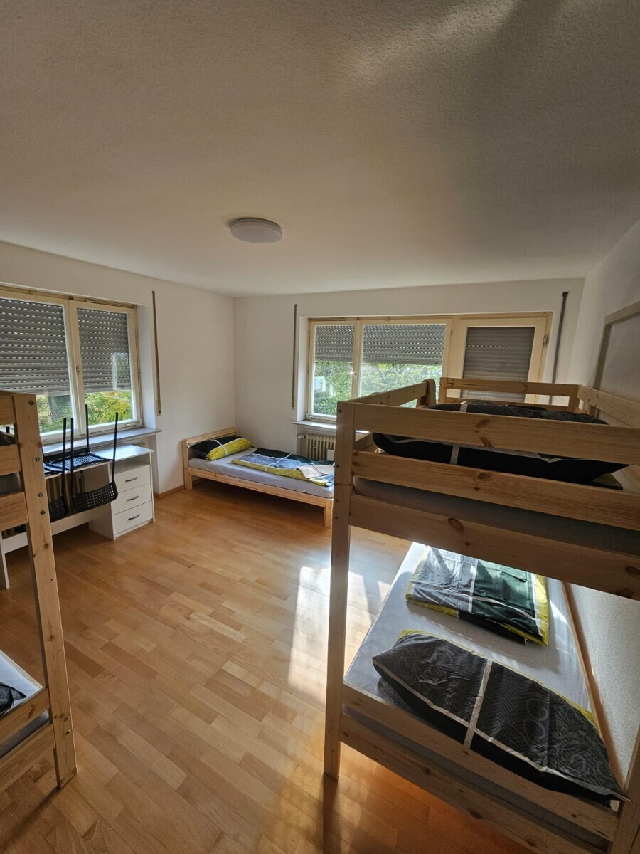 Schlafzimmer 5