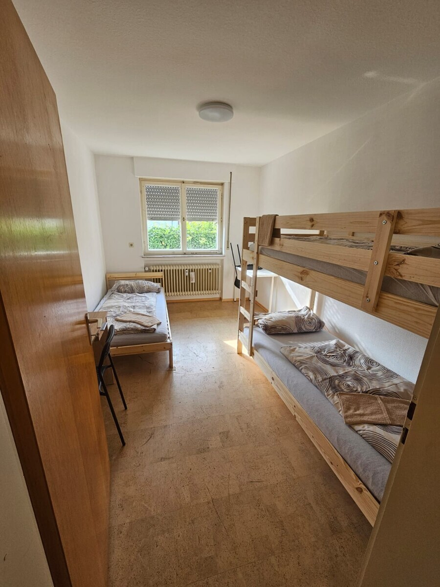 Schlafzimmer 6