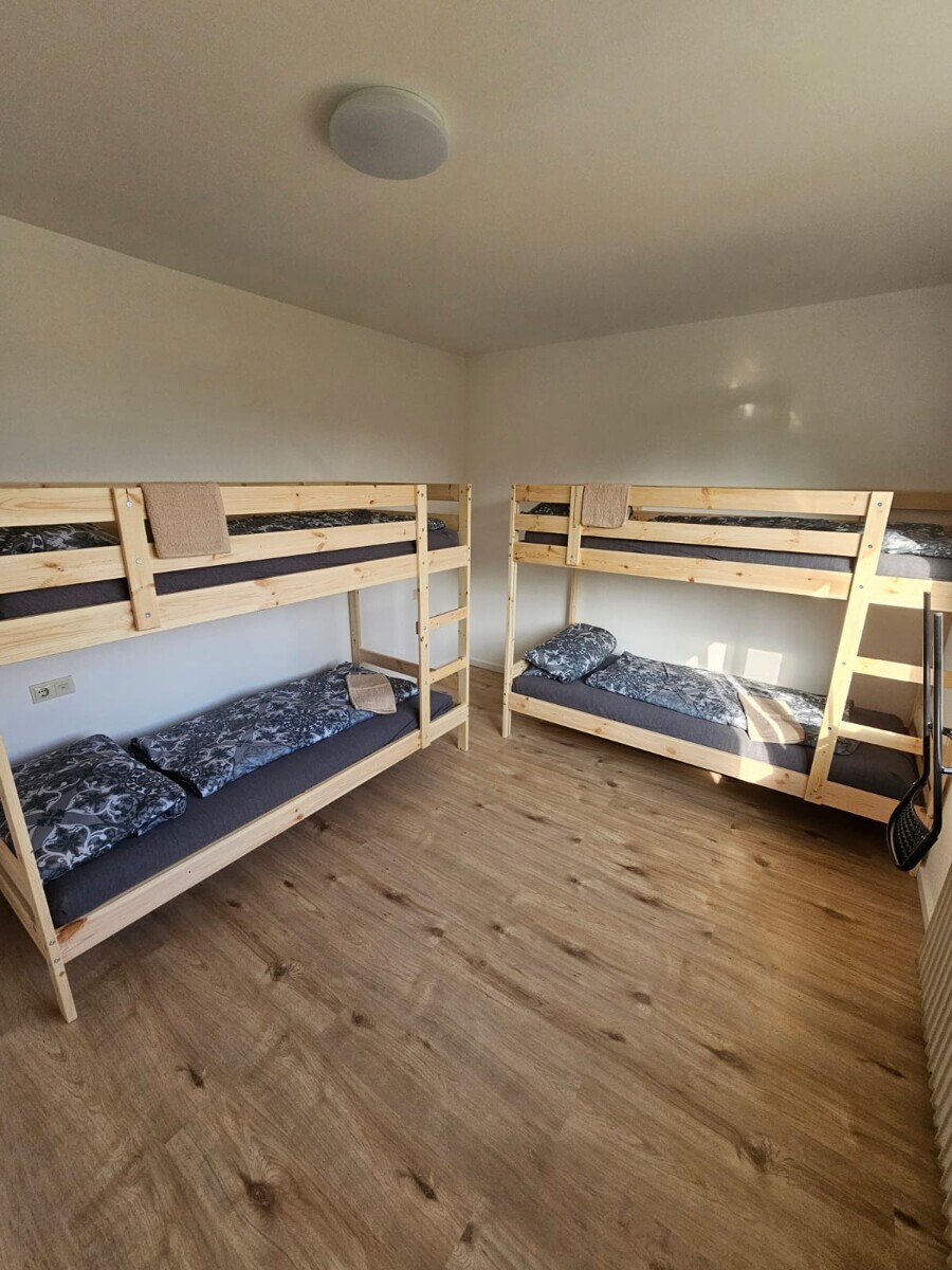 Schlafzimmer 4